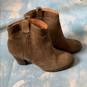 Clark’s booties size 8.5